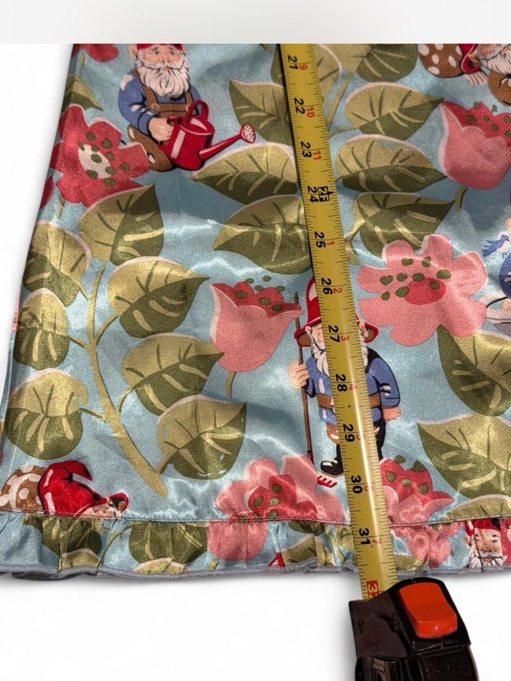 BNWOT Nick & Nora Blue Floral Gnome Print Camisole Satin-like Dress - Picture 7 of 8